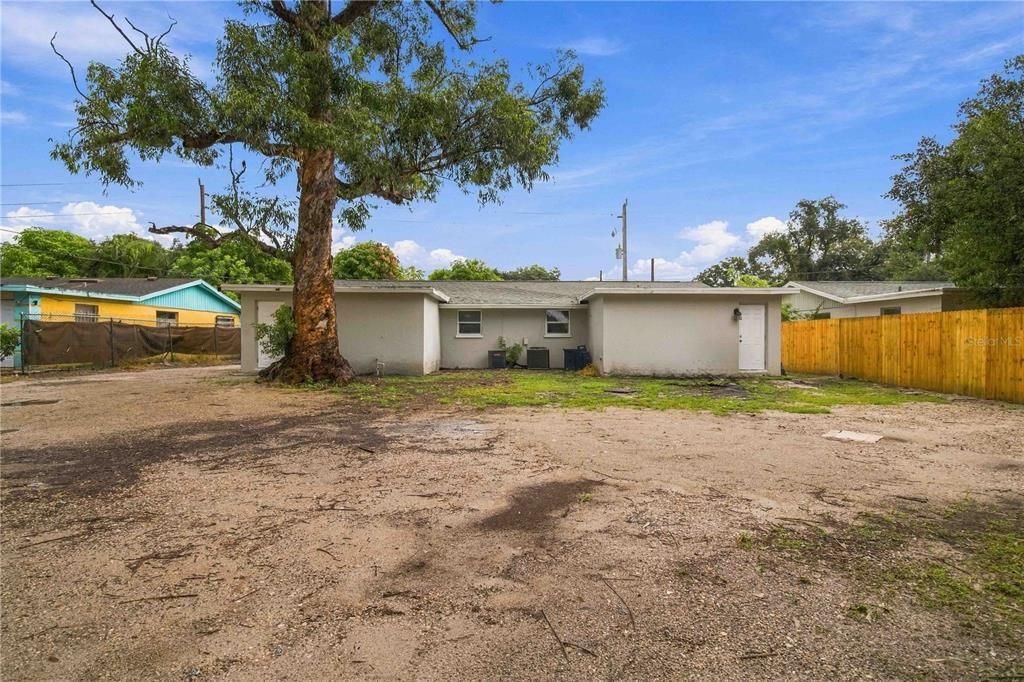На продажу: $465,000 (6 спален, 0 ванн, 1890 Квадратных фут)