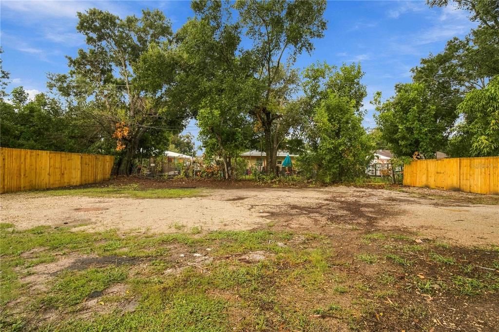 На продажу: $465,000 (6 спален, 0 ванн, 1890 Квадратных фут)