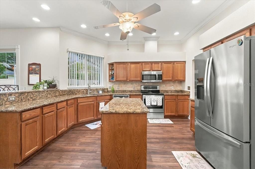 En Venta: $625,000 (4 camas, 3 baños, 2869 Pies cuadrados)