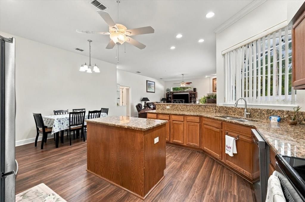 En Venta: $625,000 (4 camas, 3 baños, 2869 Pies cuadrados)