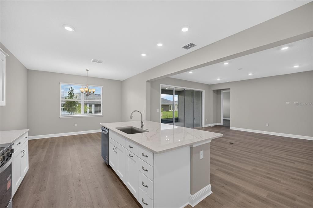 На продажу: $458,990 (2 спален, 2 ванн, 2202 Квадратных фут)