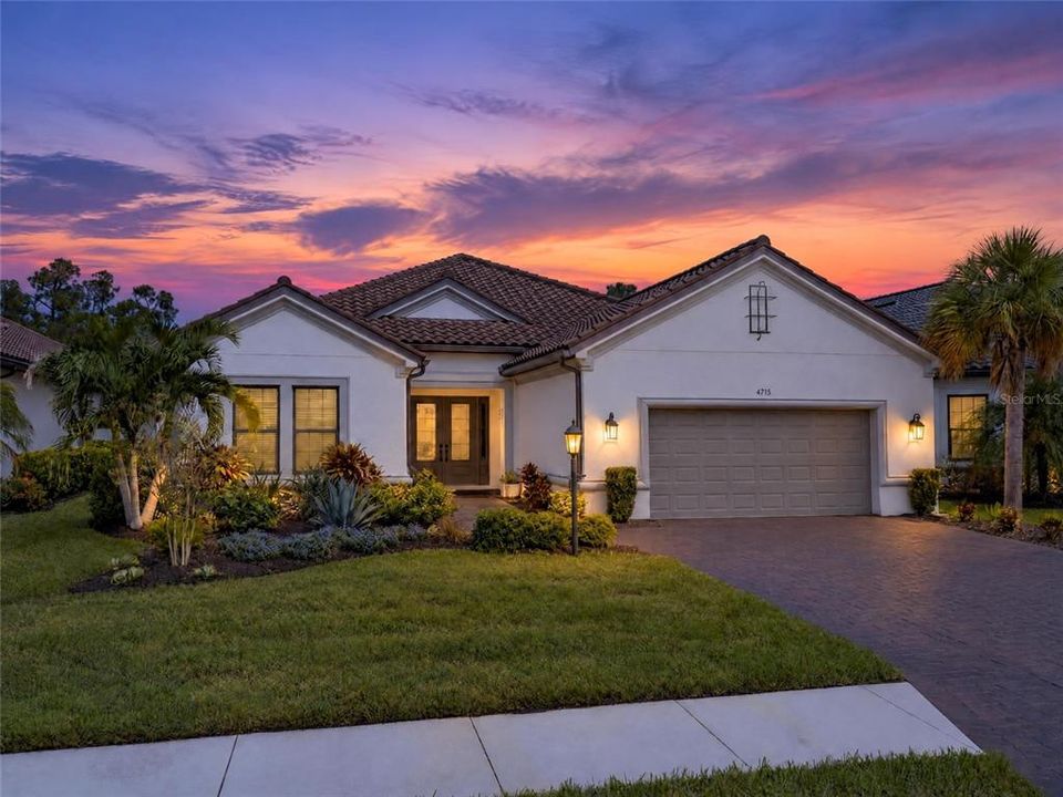 For Sale: $1,395,000 (4 beds, 3 baths, 3125 Square Feet)