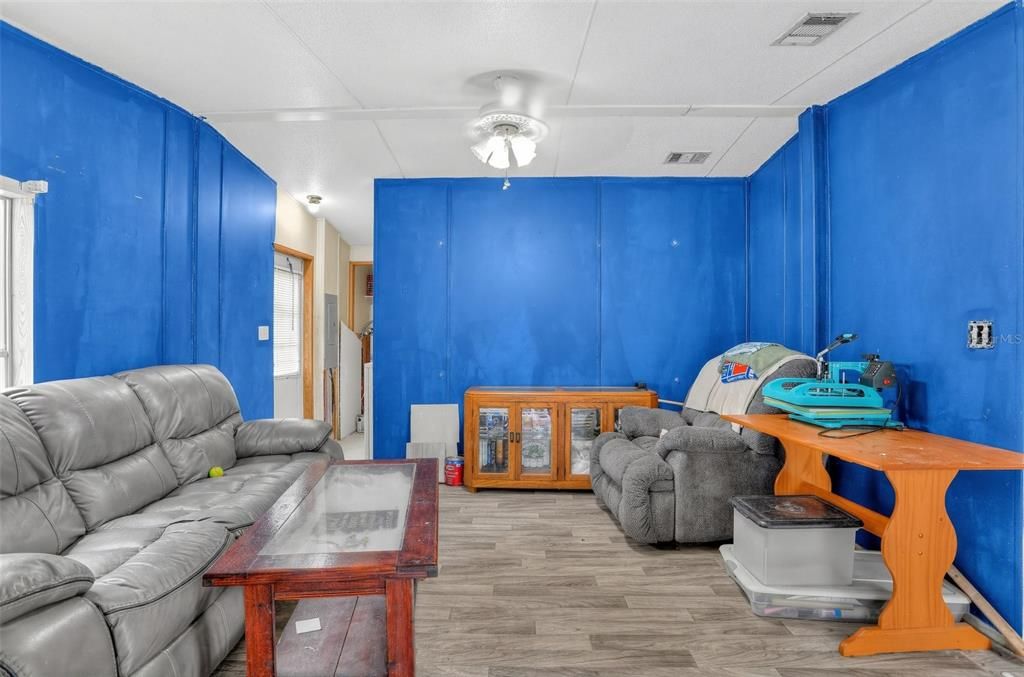 For Sale: $179,900 (3 beds, 2 baths, 1512 Square Feet)