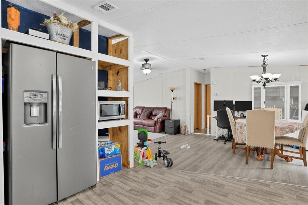 For Sale: $179,900 (3 beds, 2 baths, 1512 Square Feet)