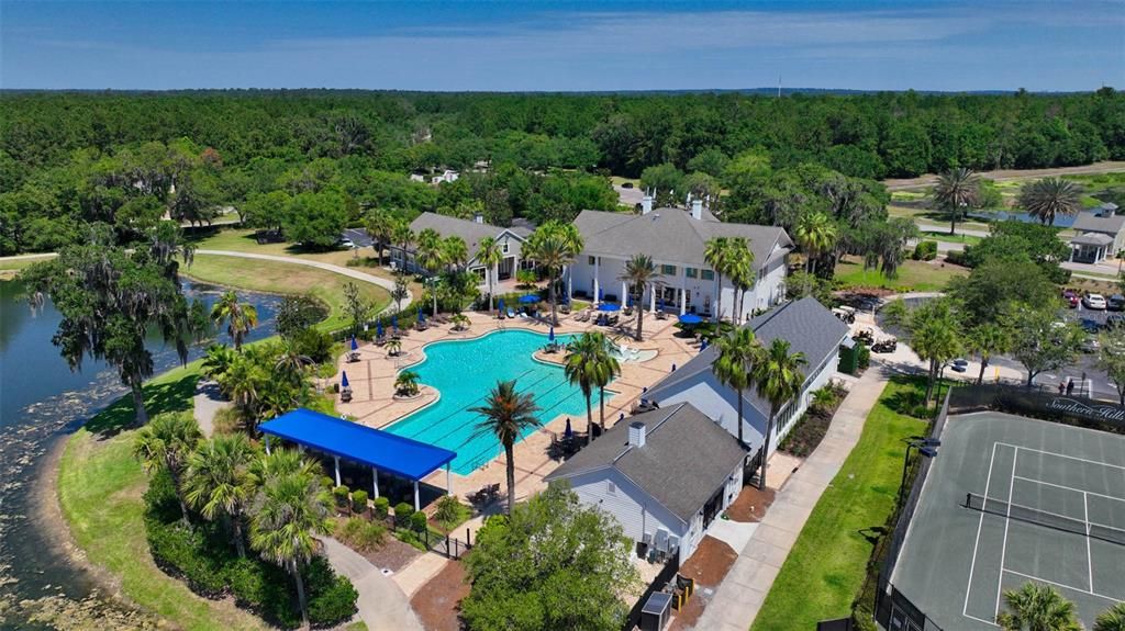待售: $350,000 (0.56 acres)
