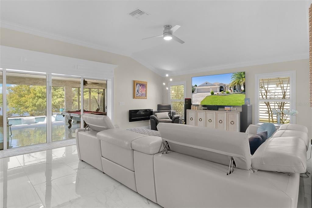 En Venta: $1,600,000 (3 camas, 2 baños, 2033 Pies cuadrados)