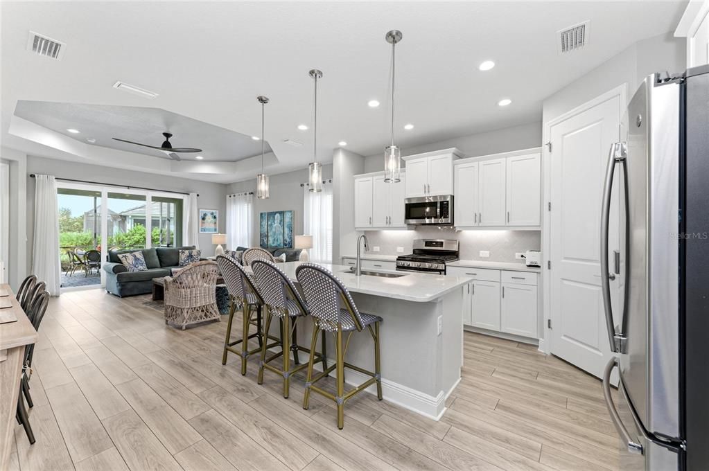 For Sale: $429,000 (2 beds, 2 baths, 1632 Square Feet)