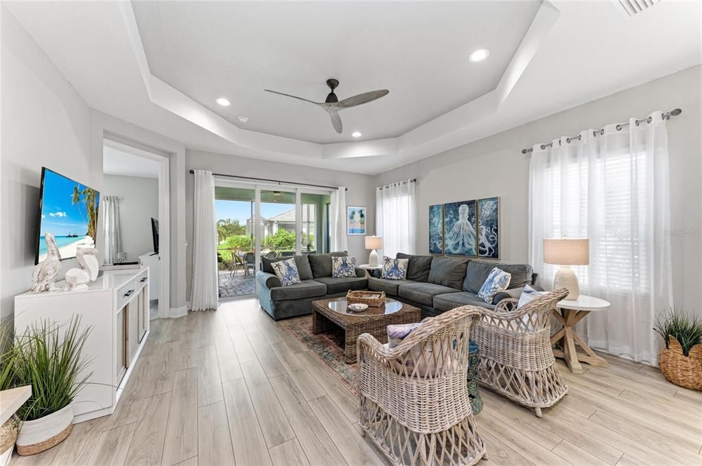 For Sale: $429,000 (2 beds, 2 baths, 1632 Square Feet)