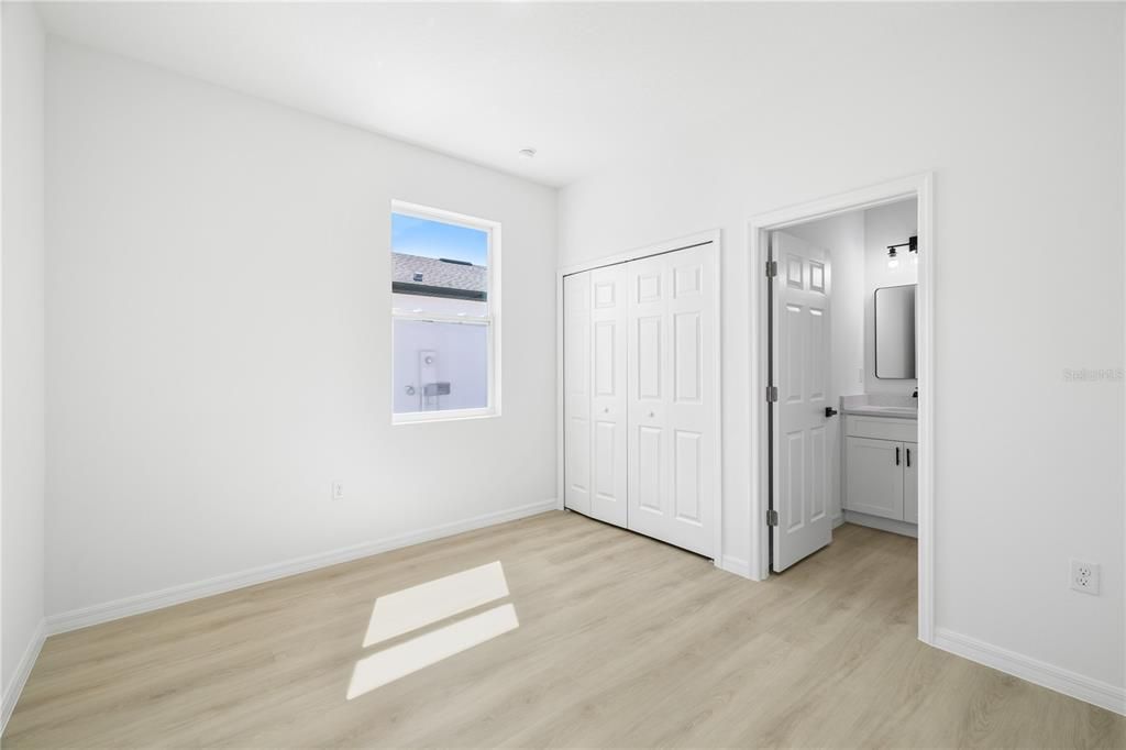 En Venta: $298,900 (4 camas, 3 baños, 1608 Pies cuadrados)