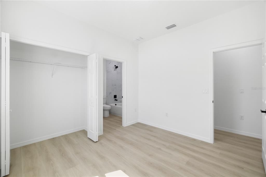 En Venta: $298,900 (4 camas, 3 baños, 1608 Pies cuadrados)