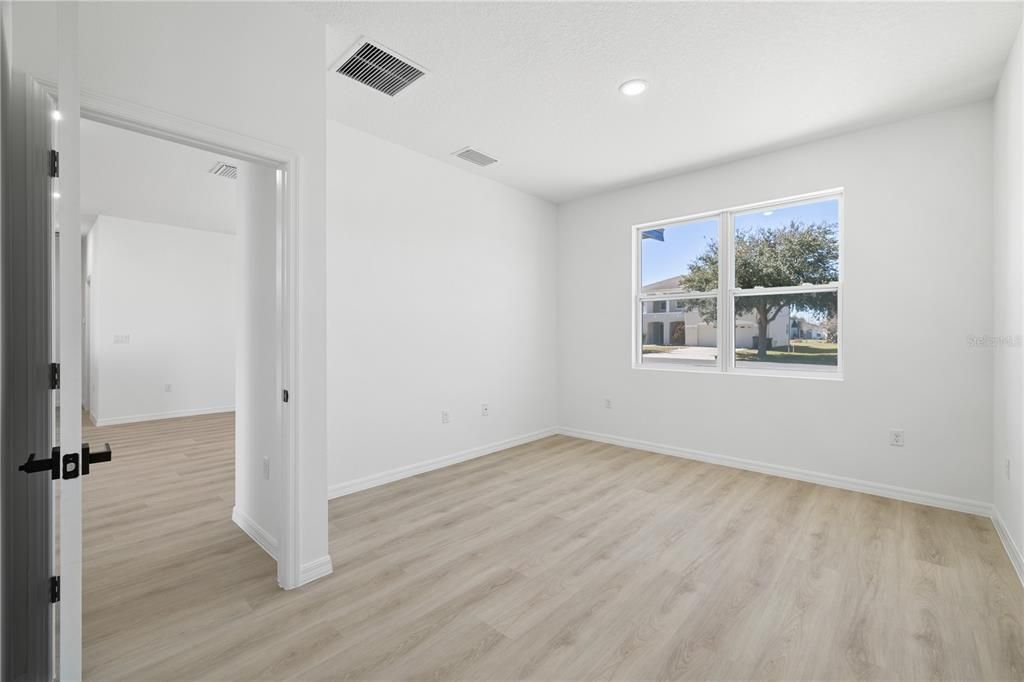 En Venta: $298,900 (4 camas, 3 baños, 1608 Pies cuadrados)