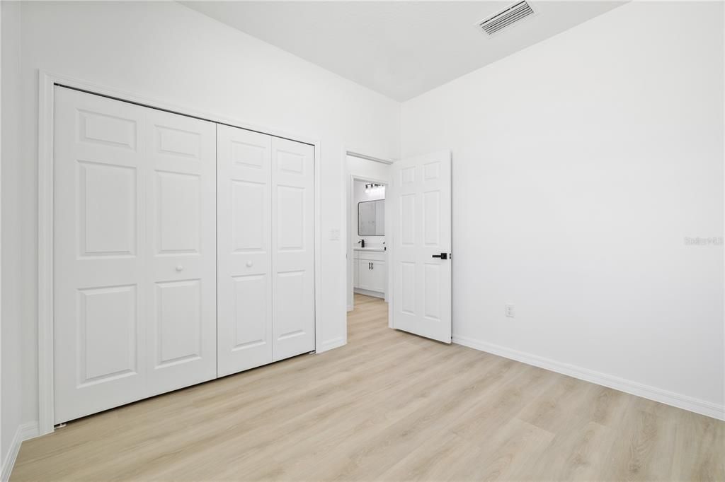 En Venta: $298,900 (4 camas, 3 baños, 1608 Pies cuadrados)