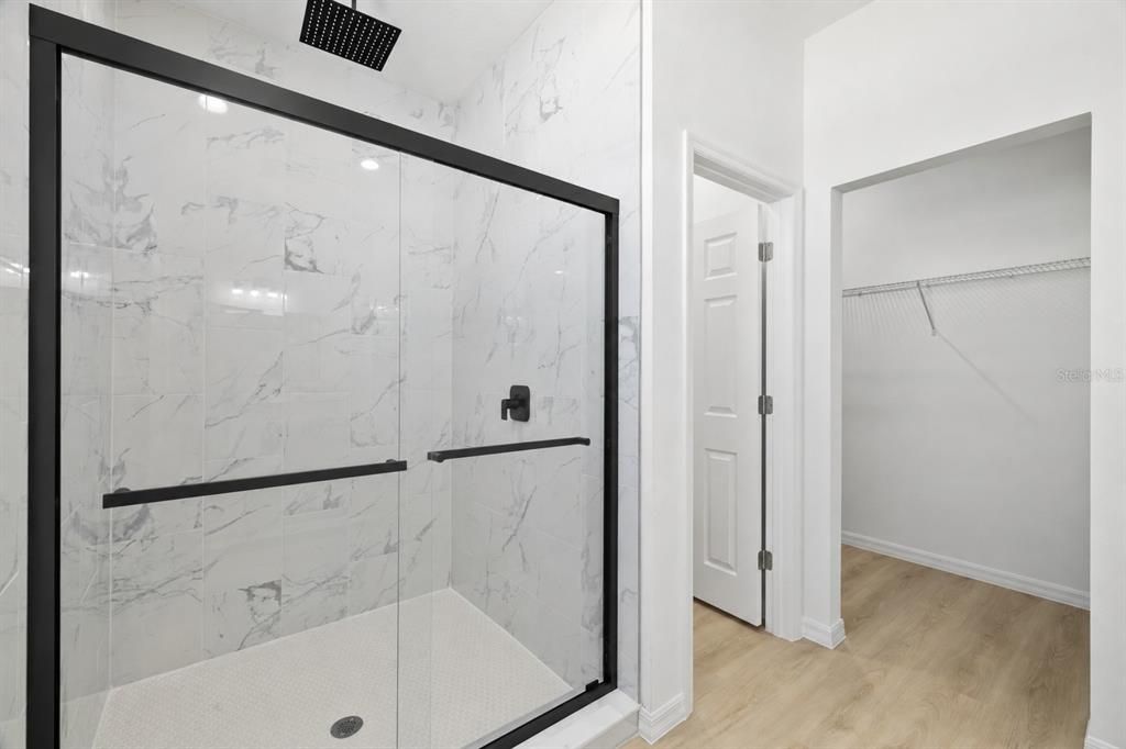 En Venta: $298,900 (4 camas, 3 baños, 1608 Pies cuadrados)