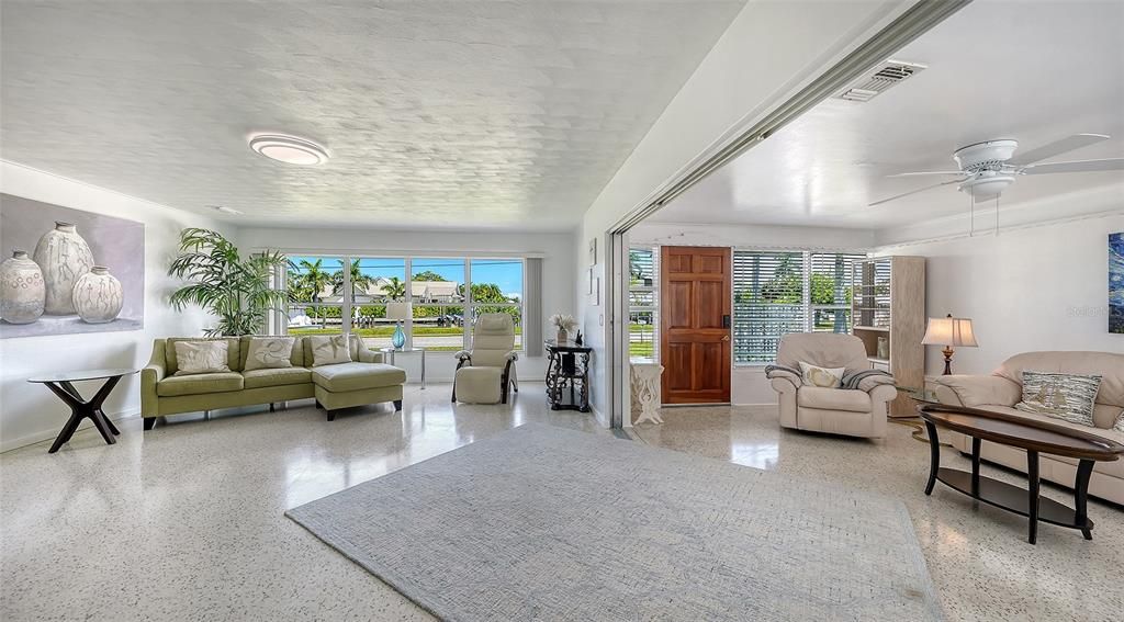 En Venta: $1,750,000 (4 camas, 0 baños, 2488 Pies cuadrados)