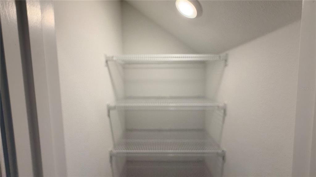 На продажу: $245,000 (2 спален, 2 ванн, 1275 Квадратных фут)