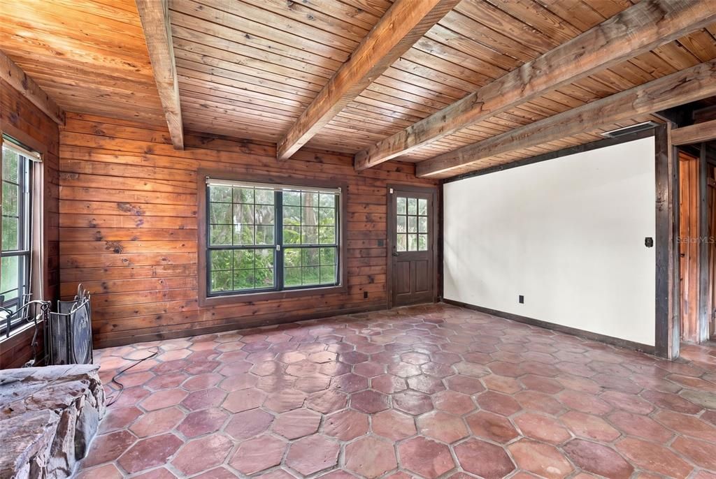 For Sale: $549,000 (5 beds, 2 baths, 2317 Square Feet)
