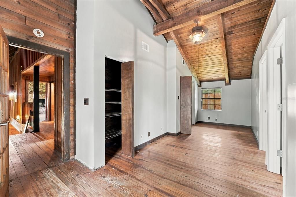 For Sale: $549,000 (5 beds, 2 baths, 2317 Square Feet)