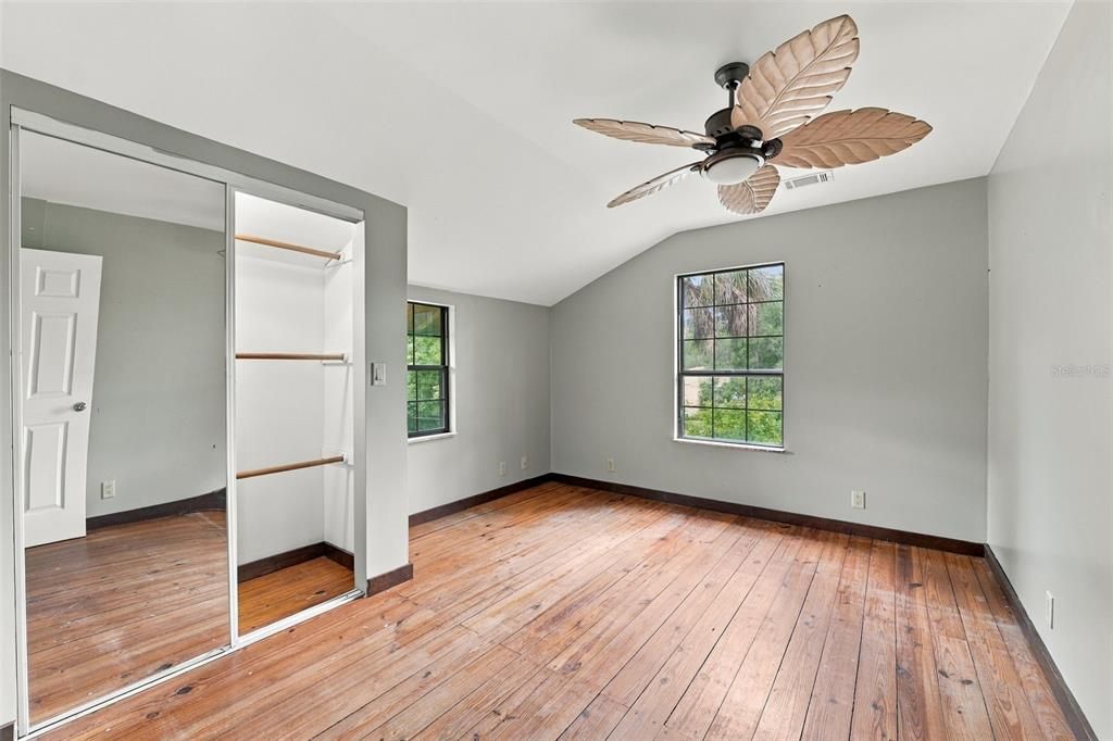 For Sale: $549,000 (5 beds, 2 baths, 2317 Square Feet)
