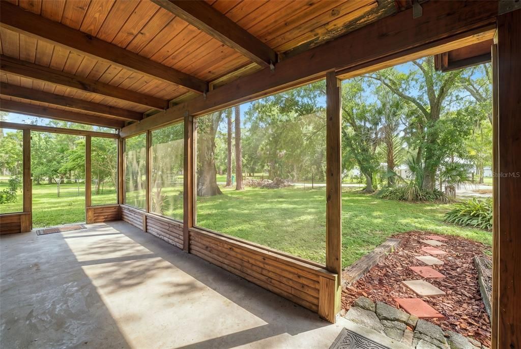 For Sale: $549,000 (5 beds, 2 baths, 2317 Square Feet)