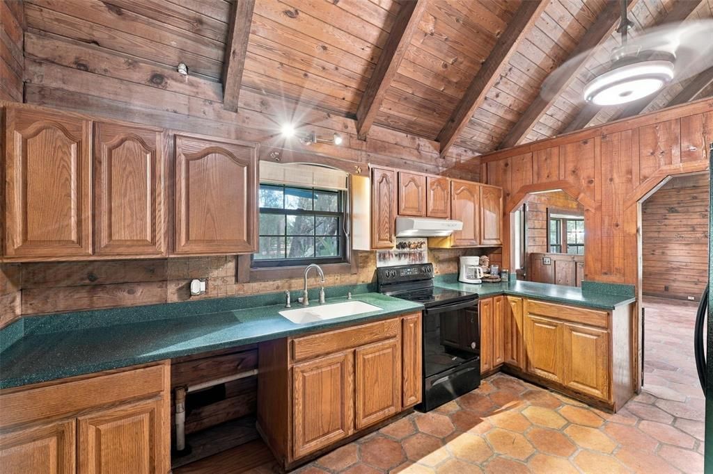 For Sale: $549,000 (5 beds, 2 baths, 2317 Square Feet)