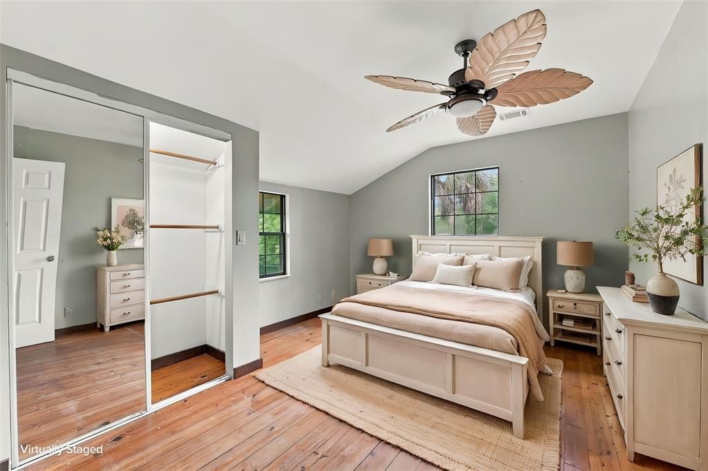 For Sale: $549,000 (5 beds, 2 baths, 2317 Square Feet)