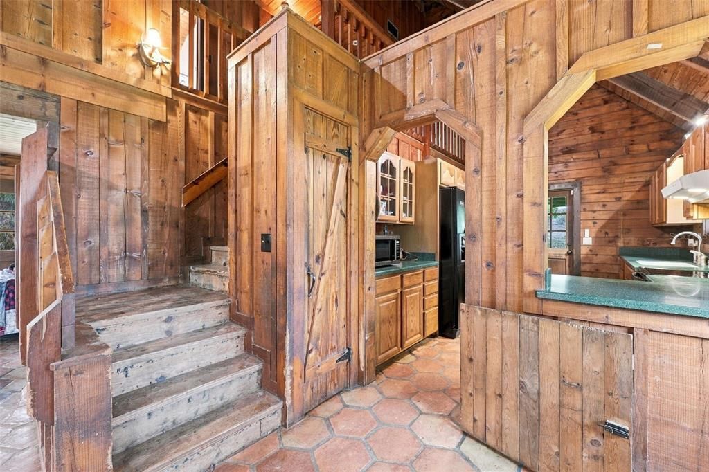 For Sale: $549,000 (5 beds, 2 baths, 2317 Square Feet)
