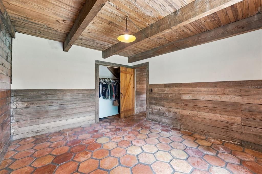 For Sale: $549,000 (5 beds, 2 baths, 2317 Square Feet)