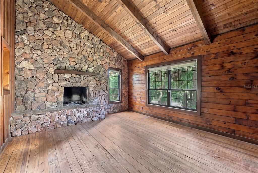 For Sale: $549,000 (5 beds, 2 baths, 2317 Square Feet)