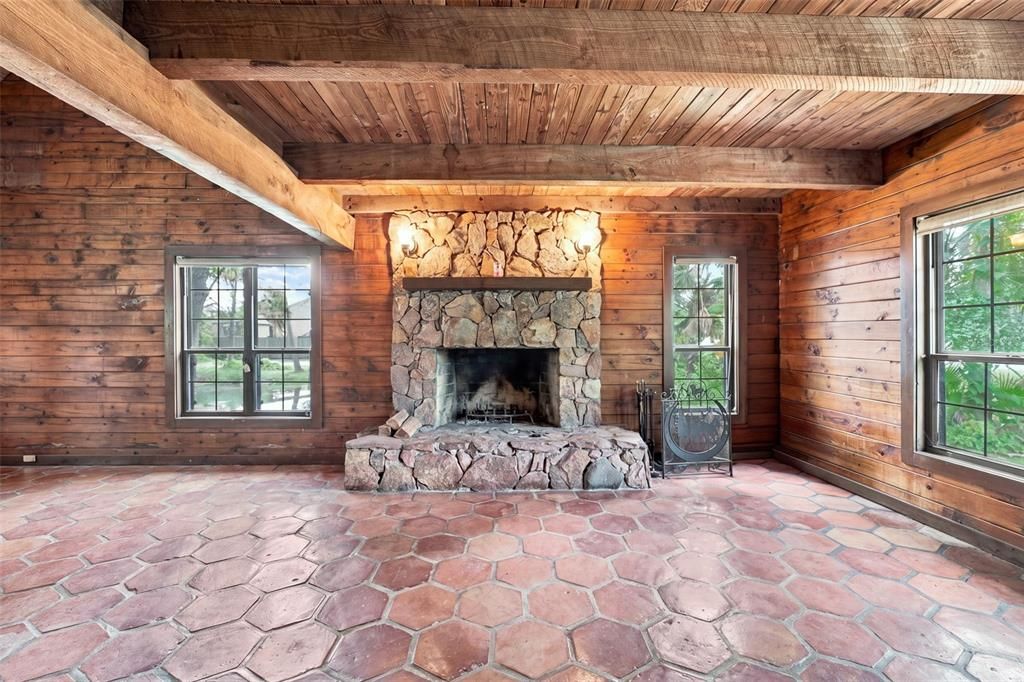 For Sale: $549,000 (5 beds, 2 baths, 2317 Square Feet)