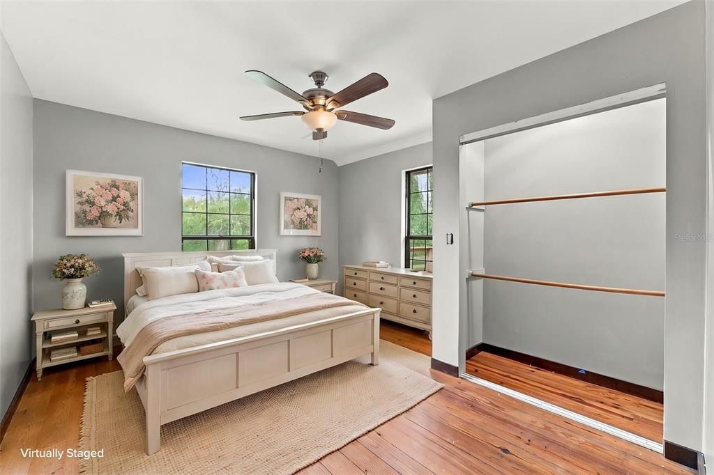 For Sale: $549,000 (5 beds, 2 baths, 2317 Square Feet)