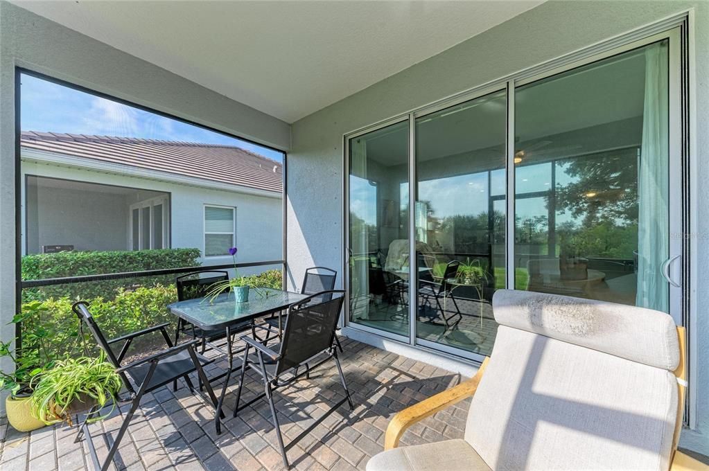 En Venta: $389,000 (2 camas, 2 baños, 1524 Pies cuadrados)