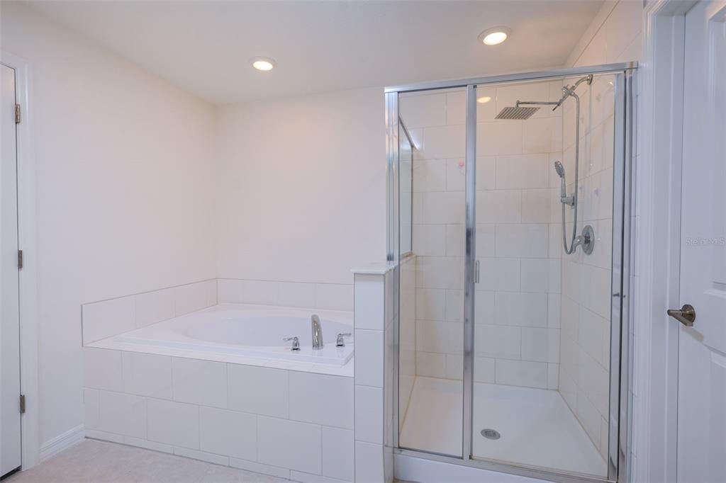 В аренду: $2,350 (3 спален, 2 ванн, 1801 Квадратных фут)