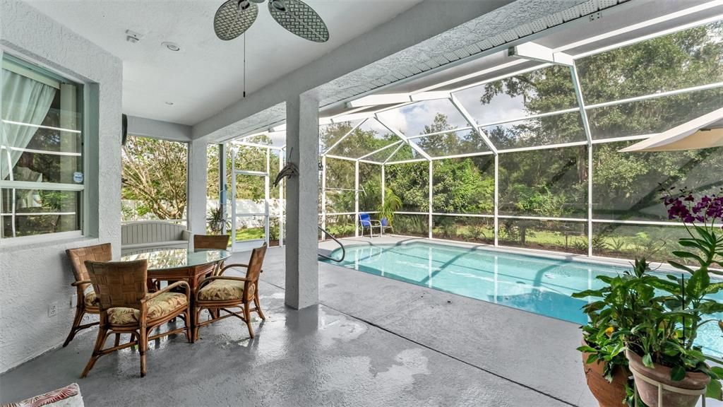 En Venta: $509,900 (4 camas, 2 baños, 2314 Pies cuadrados)