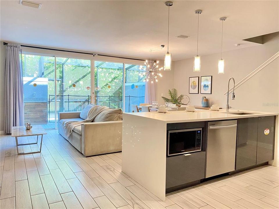 En Venta: $470,000 (4 camas, 3 baños, 1752 Pies cuadrados)