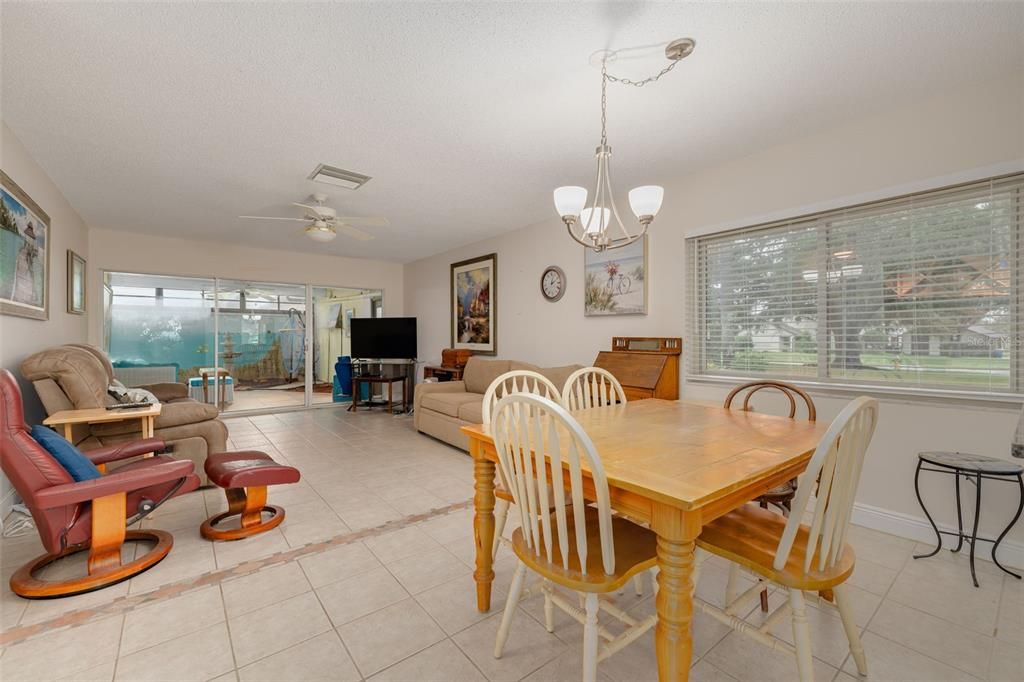 For Sale: $200,000 (2 beds, 2 baths, 1030 Square Feet)