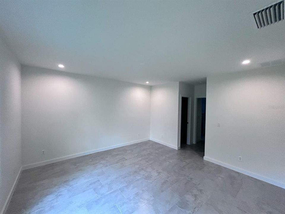 Active With Contract: $2,100 (3 beds, 2 baths, 1706 Square Feet)