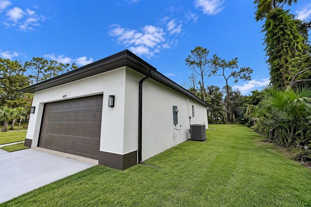 Active With Contract: $2,100 (3 beds, 2 baths, 1706 Square Feet)