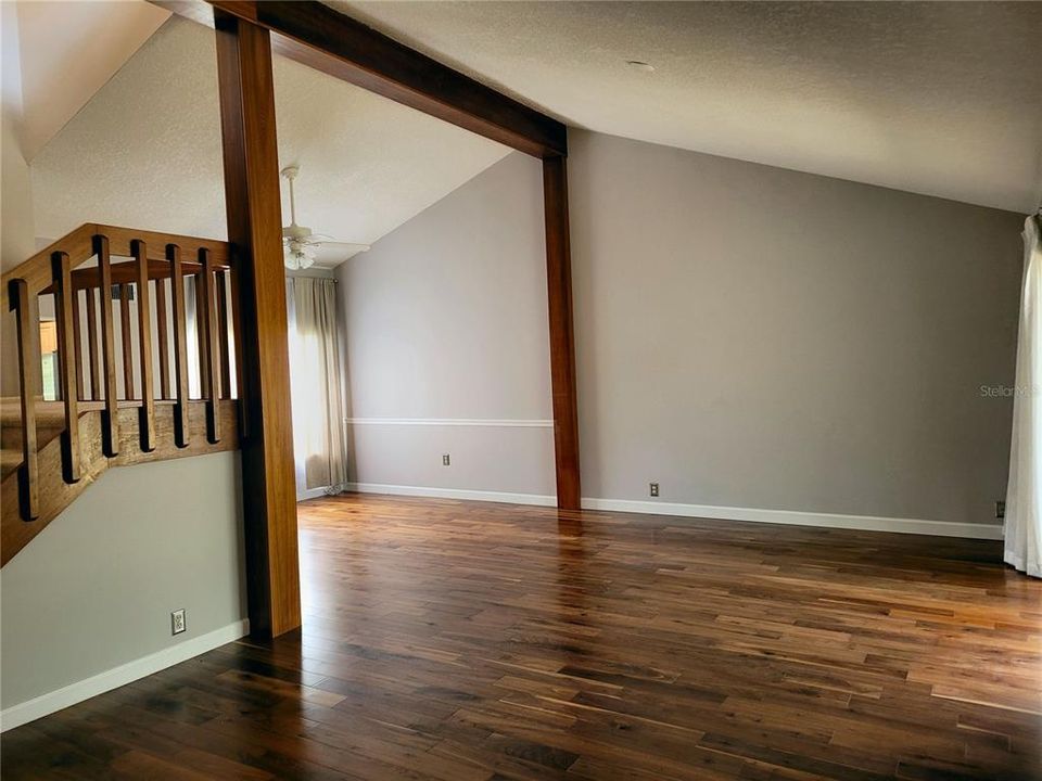 На продажу: $349,900 (3 спален, 2 ванн, 2410 Квадратных фут)