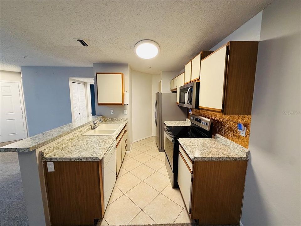 En Venta: $129,900 (2 camas, 2 baños, 1019 Pies cuadrados)