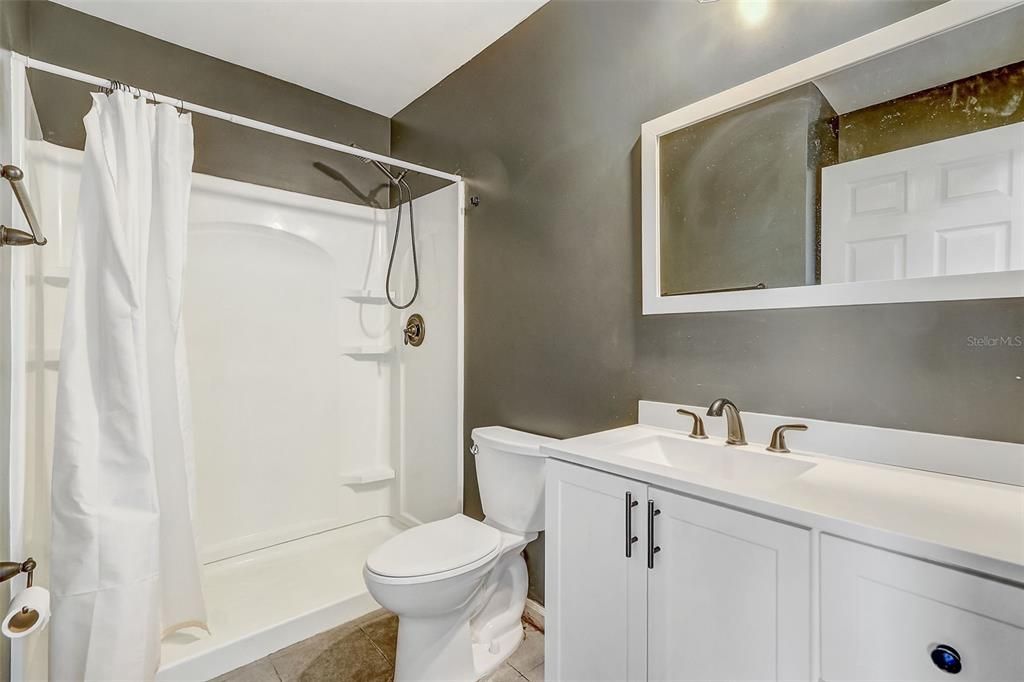 For Sale: $219,999 (4 beds, 2 baths, 1405 Square Feet)