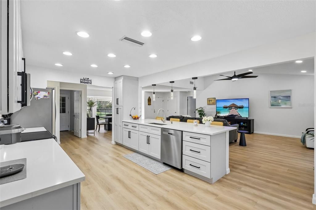 На продажу: $899,000 (4 спален, 2 ванн, 2613 Квадратных фут)