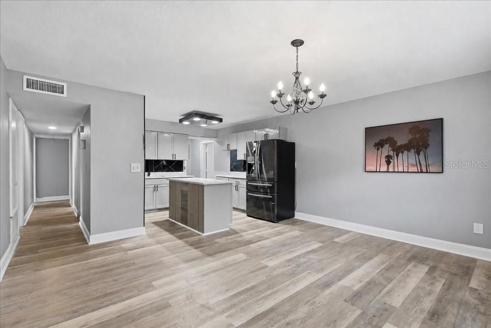 For Sale: $327,000 (3 beds, 2 baths, 1304 Square Feet)