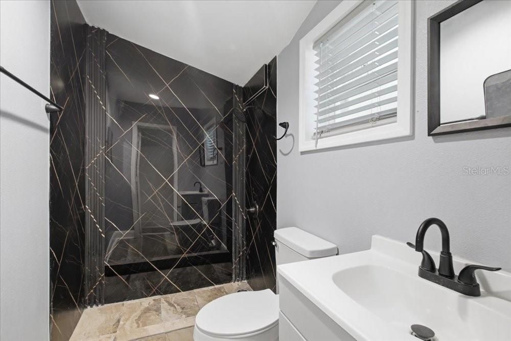For Sale: $327,000 (3 beds, 2 baths, 1304 Square Feet)