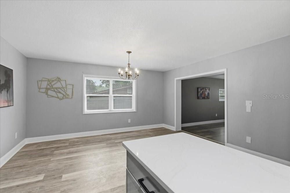 For Sale: $327,000 (3 beds, 2 baths, 1304 Square Feet)