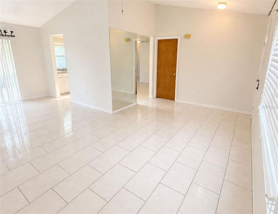 На продажу: $249,999 (3 спален, 2 ванн, 1199 Квадратных фут)
