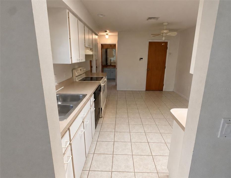 На продажу: $249,999 (3 спален, 2 ванн, 1199 Квадратных фут)