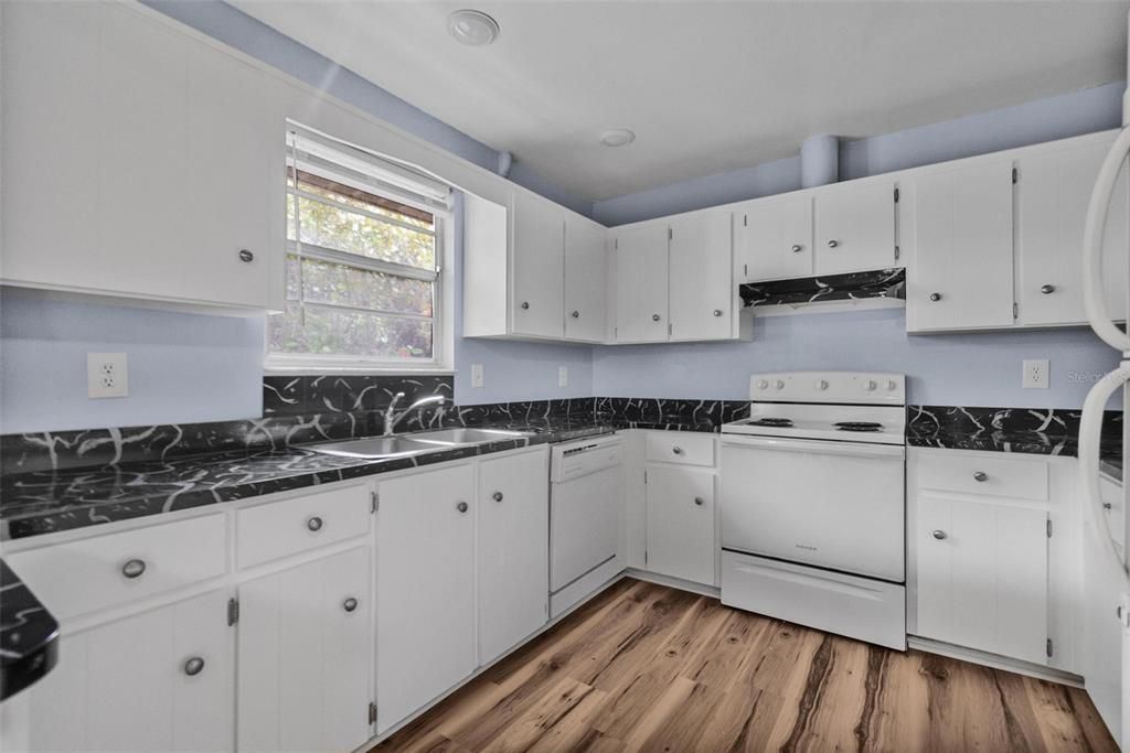 En Venta: $190,000 (2 camas, 2 baños, 1171 Pies cuadrados)