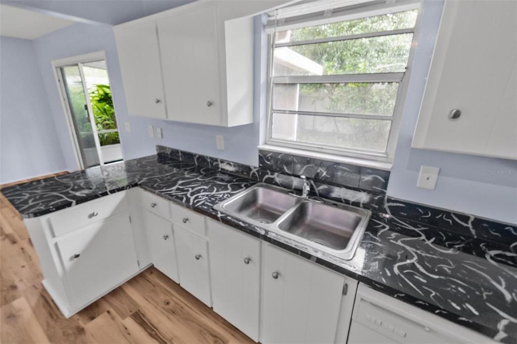 En Venta: $190,000 (2 camas, 2 baños, 1171 Pies cuadrados)