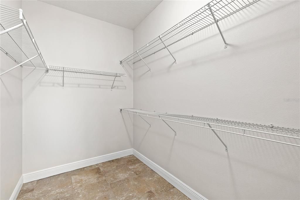 For Sale: $579,900 (3 beds, 3 baths, 2200 Square Feet)