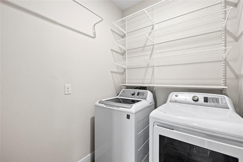 For Sale: $579,900 (3 beds, 3 baths, 2200 Square Feet)